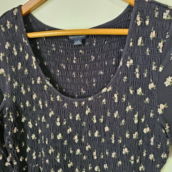 NWOT AMERICAN EAGLE OUTFITTERS DITSY FLORAL SCOOP NECK SMOCKED LONGSLEEVES TOP L - Picture 8 of 14